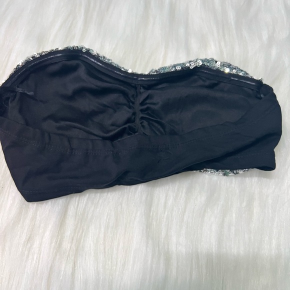 Shimmer tube top cum blouse - Picture 2 of 3